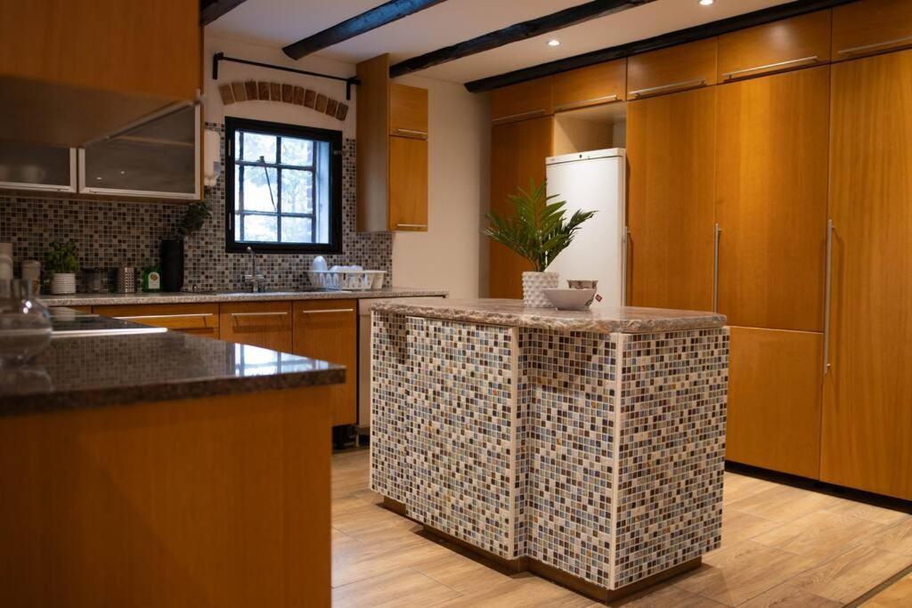 Historical Malt Factory Apartment, 6 Bedrooms, Sleeps 12 , Hot Tub Гельсінборг Екстер'єр фото